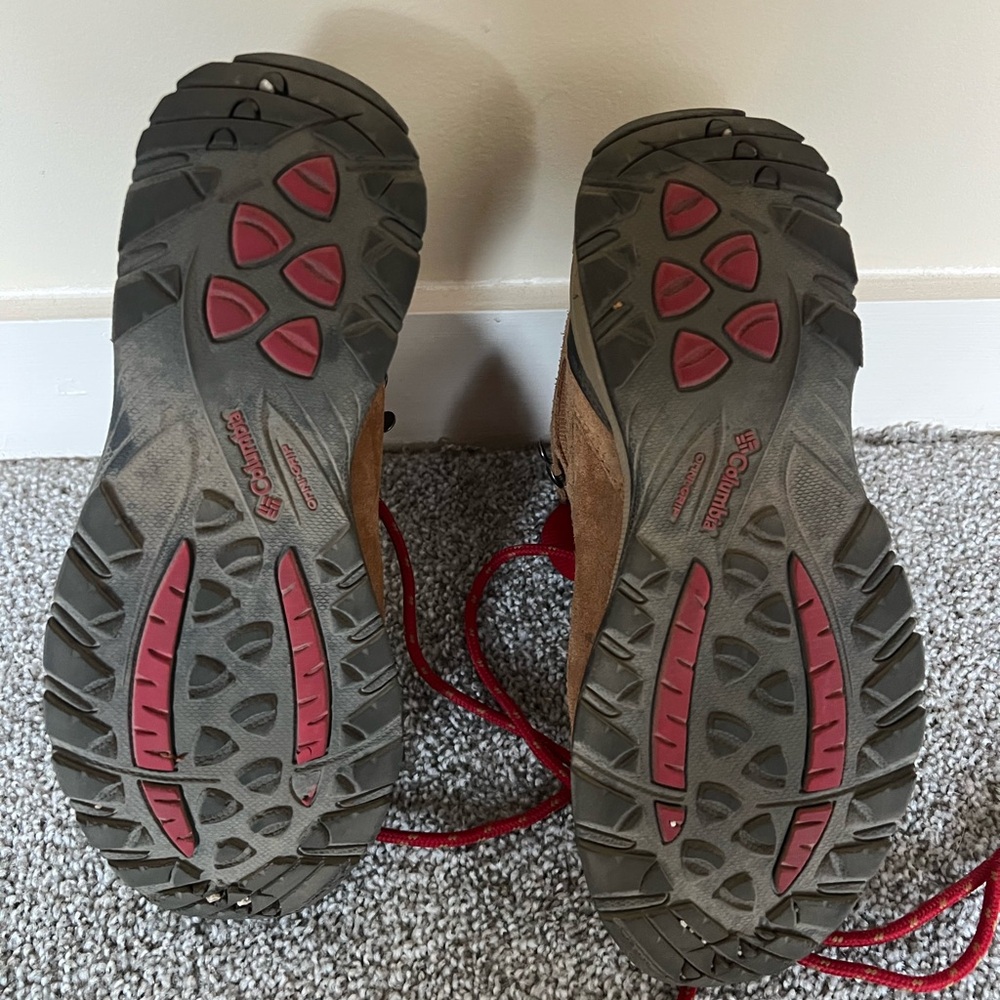 Columbia Trail Boots with Red and Tan Accents - Picture 3 of 4
